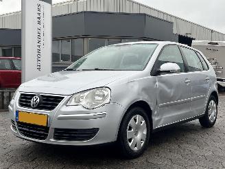 uszkodzony samochody osobowe Volkswagen Polo 1.4-16V Optive 2008/1