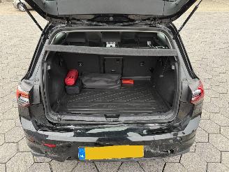 Volkswagen Golf 1.0 eTSI Life Business picture 11