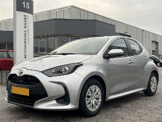 skadebil auto Toyota Yaris 1.5 Hybrid Active 2023/10