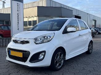 Schadeauto Kia Picanto 1.0 CVVT Design Edition 2013/1