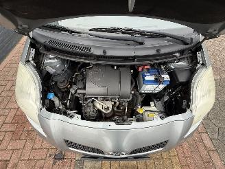 Toyota Yaris 1.0 VVTi Terra picture 10