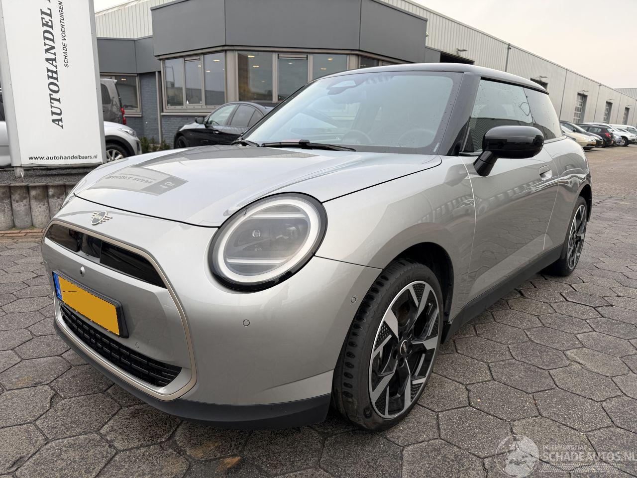 Mini Cooper E Favoured L 40.7 kWh
