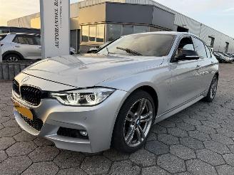 skadebil auto BMW 3-serie 320i High Executive 2018/3