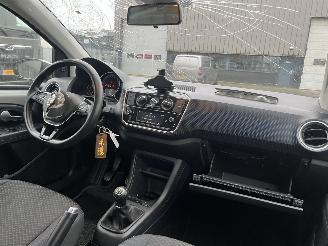 Volkswagen Up! 1.0 beats picture 13