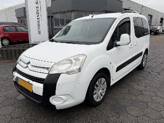 Vaurioauto  passenger cars Citroën Berlingo Multispace 2016/12