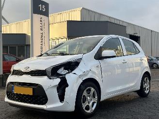 Schadeauto Kia Picanto 1.0 MPi ComfortPlusLine 2019/11