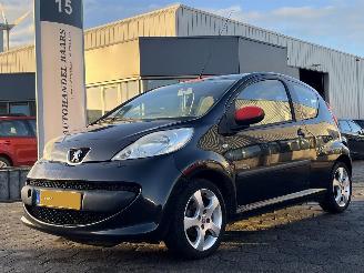 krockskadad bil auto Peugeot 107 1.0-12V XR 2008/6