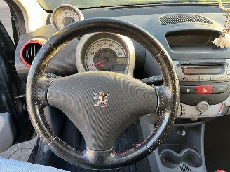 Peugeot 107 1.0-12V XR picture 16