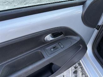 Volkswagen Up! 1.0 move up! BlueMotion picture 8