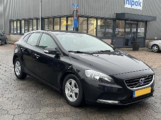 Volvo V-40 1.6 D2 Summum picture 3