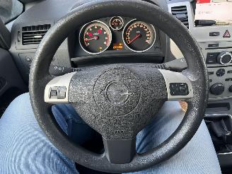 Opel Zafira 1.8 Temptation picture 18