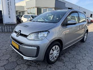 Schadeauto Volkswagen Up! 1.0 2021/8