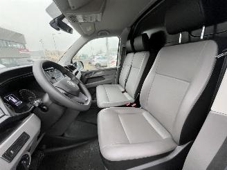 Volkswagen Transporter 2.0 AUTOMAAT L1H1 110KW picture 13