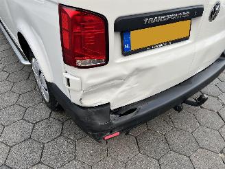 Volkswagen Transporter 2.0 TDI L2H1 28 Economy Business picture 9