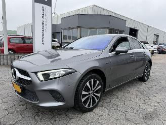 skadebil auto Mercedes A-klasse 250 e Premium Automaat 2020/11