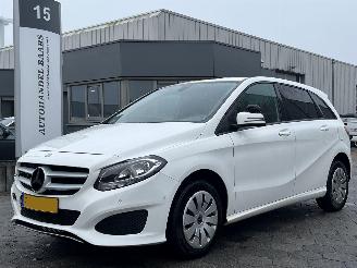 Vaurioauto  passenger cars Mercedes B-klasse 220 d Ambition AUTOMAAT 2020/3