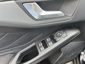 Ford Focus Wagon 1.0 EcoBoost Hybrid Connected picture 14