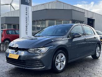 skadebil auto Volkswagen Golf 1.0 eTSI Life 2022/1