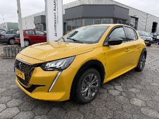 Damaged car Peugeot e-208 EV Allure Pack 50 kWh 2023/8