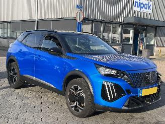 Auto incidentate Peugeot 2008 1.2 Hybrid 136 GT 2024/9