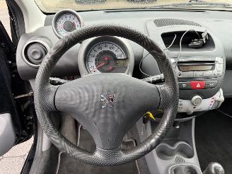 Peugeot 107 1.0-12V XS picture 19