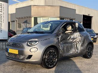 Schadeauto Fiat 500 La Prima 42 kWh AUTOMAAT 2020/12