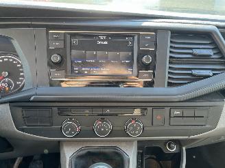 Volkswagen Transporter 2.0 TDI L2H3 28 picture 18