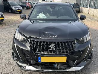 Peugeot 2008 1.2 PureTech GT picture 2