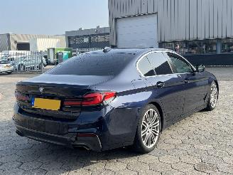 BMW 5-serie 530d xDrive High Executive picture 2