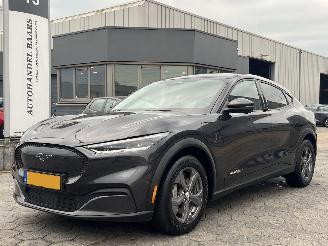 uszkodzony samochody osobowe Ford Mustang Mach-E Extended RWD 98 kWh 2022/4