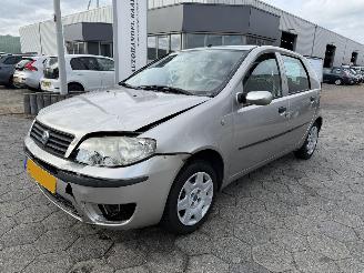 Fiat Punto 1.4-16V Dynamic picture 3