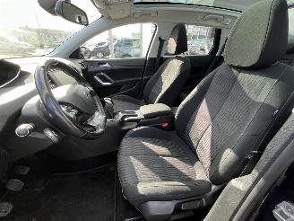 Peugeot 308 SW 1.2 PureTech Blue Lease Executive picture 13