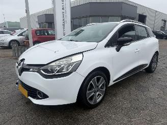 Schadeauto Renault Clio Estate 0.9 TCe Night&Day 2015/7