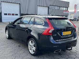 Volvo V-60 2.4 D6 AWD Plug-In Hybrid R-Design picture 6