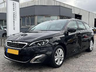 uszkodzony samochody osobowe Peugeot 308 SW 1.2 PureTech Allure 2015/10