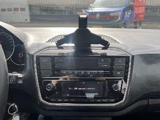 Volkswagen Up! 1.0 picture 16