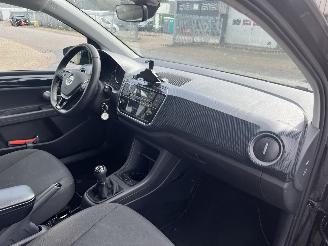 Volkswagen Up! 1.0 picture 10