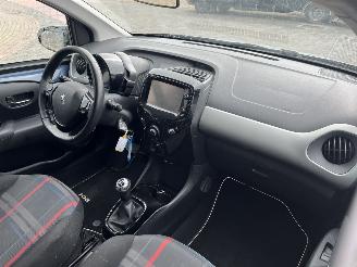 Peugeot 108 1.0 e-VTi Allure picture 14