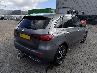 Mercedes B-klasse 250 e Star Edition AMG Line Plus picture 4