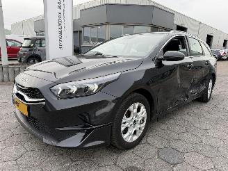 uszkodzony samochody osobowe Kia Ceed 1.0 T-GDi DynamicLine 2023/11