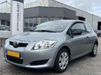 Vaurioauto  passenger cars Toyota Auris 1.3 Access 2010/1