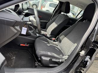 Peugeot 208 1.2 PureTech Active picture 10