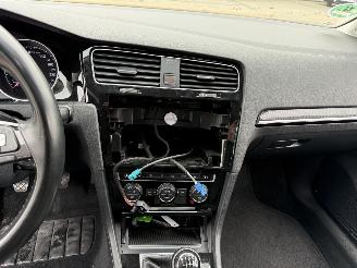 Volkswagen Golf  picture 19