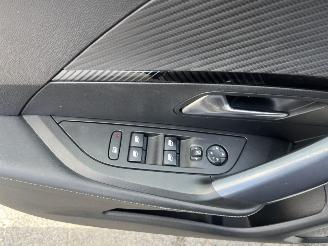 Peugeot e-2008 EV Allure 50 kWh picture 15