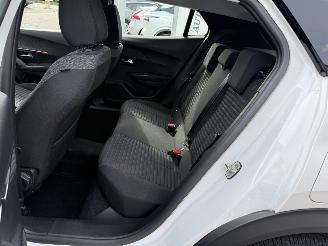 Peugeot 2008 1.2 PureTech Active picture 10