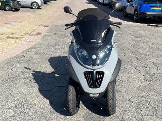 Piaggio MP3 400 LT picture 3