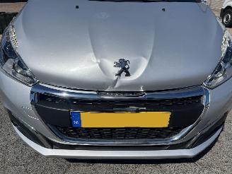 Peugeot 208 1.2 PureTech Blue Lease Executive picture 11