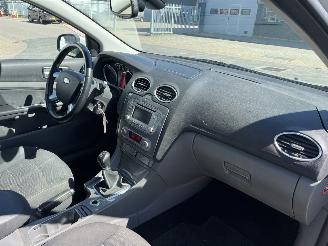 Ford Focus 1.8 Limited picture 11