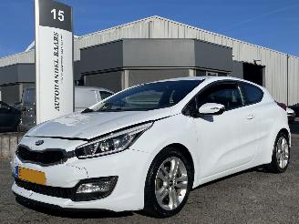 Schadeauto Kia Cee d 1.6 GDI Business Pack 2013/6