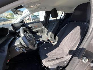 Peugeot 208 1.2 PureTech Active picture 14